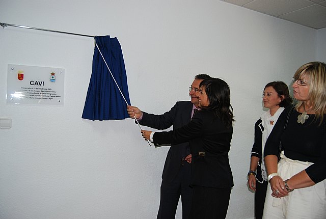 El consejero Joaquín Bascuñana  inaugura, junto a la alcaldesa de Fuente Álamo, María Antonia Conesa, y la directora del Instituto de la Mujer, Teresa Moreno, el Centro de Atención Especializada para Mujeres Víctimas de Violencia de Género de Fuente Álamo