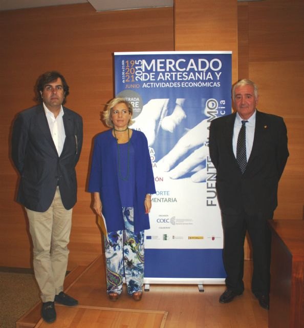 La Consejería de Agricultura promueve la actividad del medio rural con una feria de oficios artesanos en Fuente Álamo