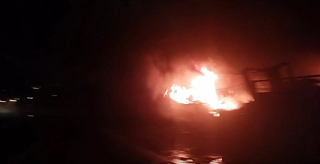 Incendio en un desguace de Fuente Álamo