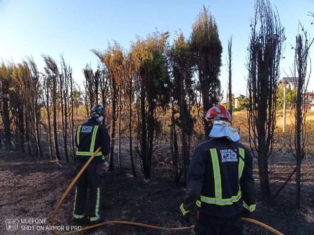 Bomberos CEIS apagan incendio en las Palas pedanía de Fuente Álamo