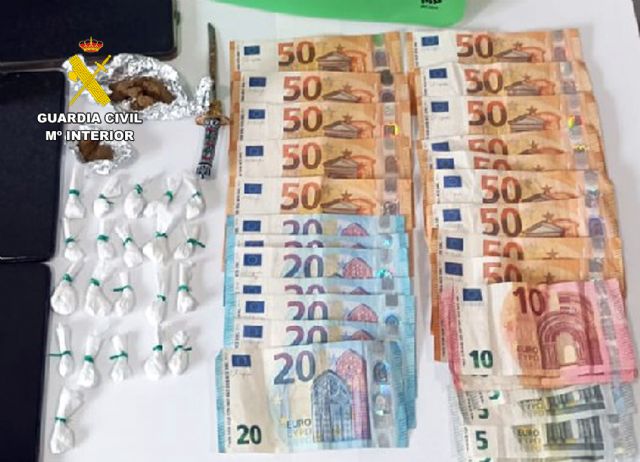 La Guardia Civil sorprende en un control en Fuente Álamo a un traficante de drogas