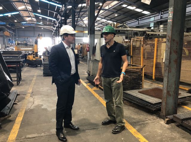 El alcalde de Fuente Álamo visita al Grupo Relesa para conocer su actividad y estudiar la ampliación de las instalaciones