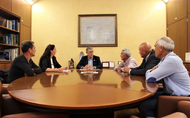 El presidente de la CHS mantiene una reunión de trabajo con la alcaldesa de Fuente Álamo