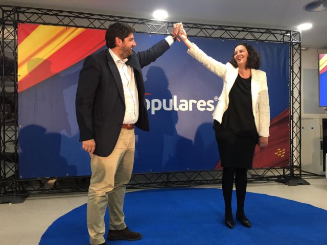 López Miras presenta a Juana María Martínez como 'una gran alcaldesa que supondrá la renovación necesaria en Fuente Álamo'
