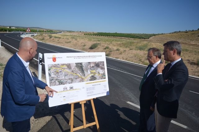 La carretera Yecla-Fuente Álamo se amplía con un nuevo carril para aumentar la seguridad vial