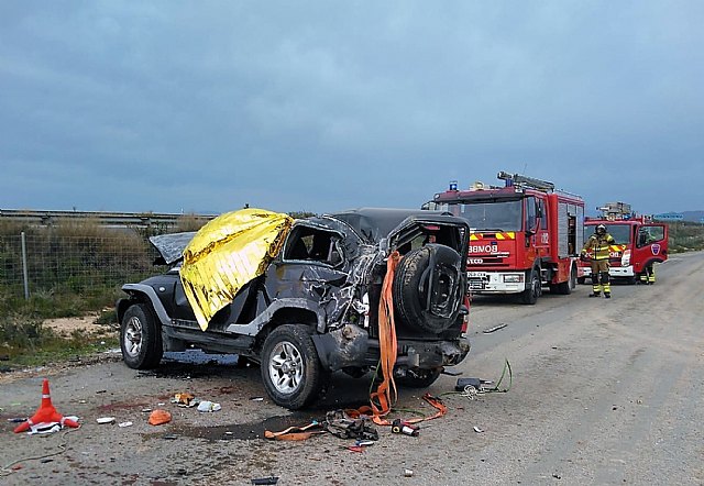 Servicios de emergencia no han podido salvar al conductor de un turismo, que ha muerto en accidente ocurrido en Fuente Álamo